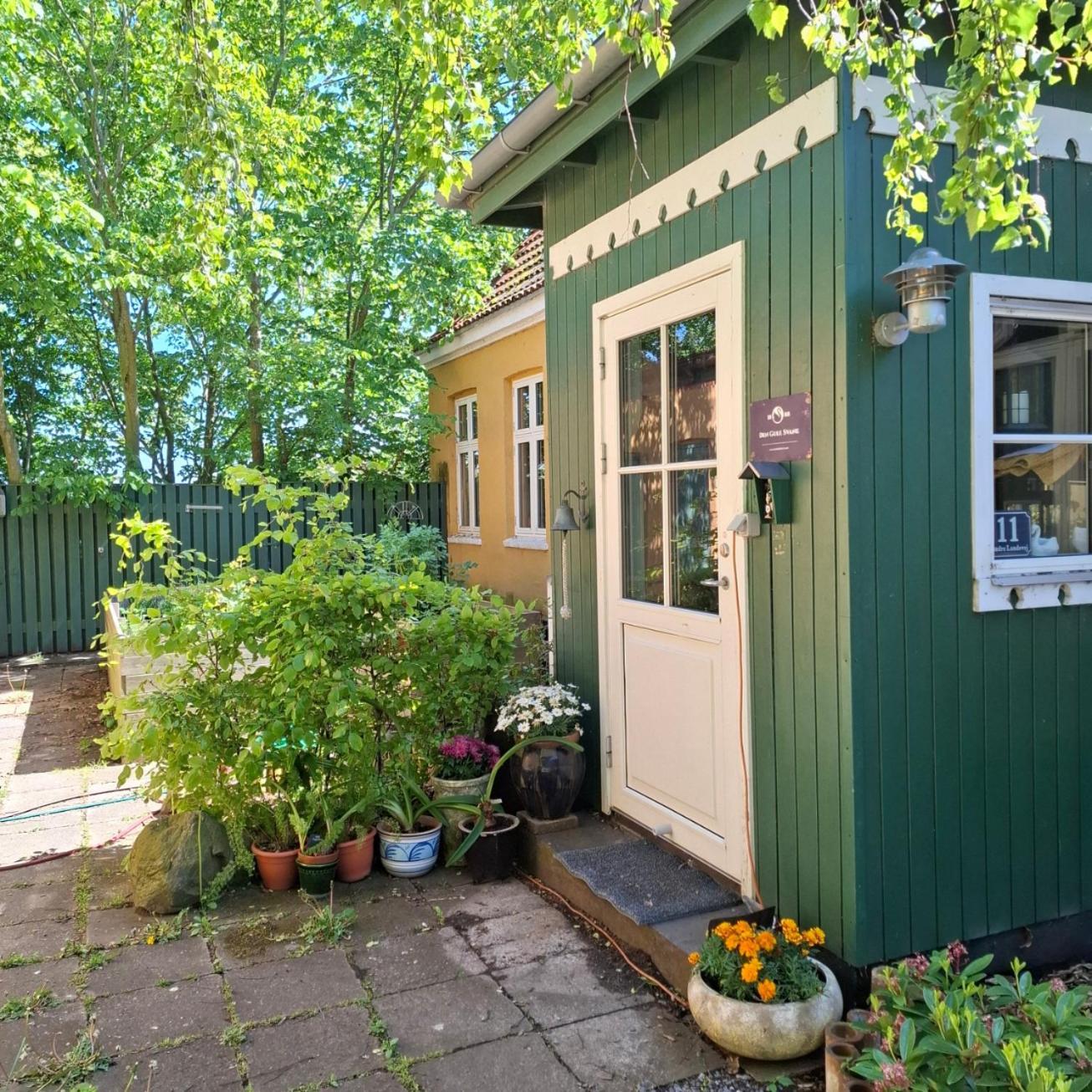 The Fig Studio - "Den Gule Svane" Guest House - Near Ronne & Beach Exteriör bild